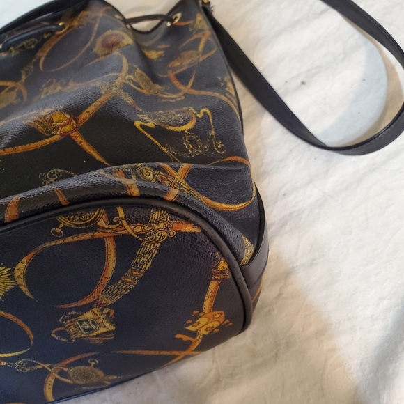 Mark Cross Bucket Bag. Leather. Black & Gold. America's First Luxury Brand. - Picture 11 of 11